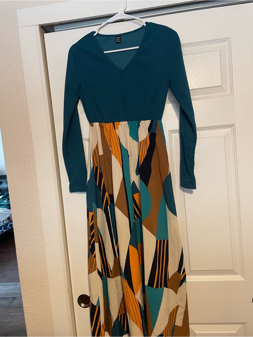 SHEIN Teal Long Sleeve V-Neck Maxi Dress with Geometric Print Skirt